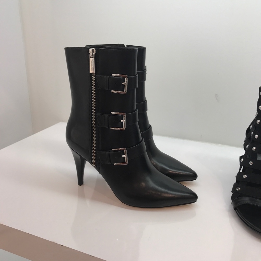 Never worn Michael kors boots